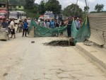 धार्केमा पुल भासिदा यातायात दुईतर्फी अवरुद्ध