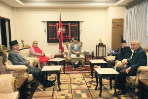 प्रधानमन्त्री-तीन राजनीतिक दलका शीर्ष नेता पहिलो पटक आमनेसामने