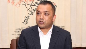 काँग्रेसको नीति र नेतृत्व दुवै फेरौं : गगन थापा