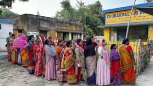 भारतमा लाेकसभा चुनावअन्तर्गत तेस्रो चरणको मतदान जारी