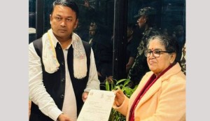 उपचार गर्न काठमाडौैं हिँडेकी प्रदेश प्रमुखले होटलमा मुख्यमन्त्रीलाई सपथ गराएपछि...