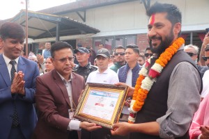 चितवन-२ मा रवि लामिछानेको ह्याट्रिक, ३ मा सोविता गौतम विजयी