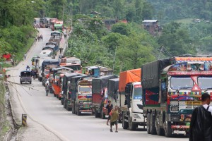 नारायणगढ–मुग्लिन–काठमाडौँ सडक पूर्ण रुपमा बन्द