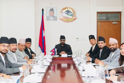 मन्त्रिपरिषद्को पहिलो बैठकः जाँचबुझ आयोगको प्रतिवेदन कार्यान्वयन गर्ने निर्णय