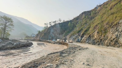 बिपी राजमार्गमा दुई दिन सवारी सञ्चालनमा रोक
