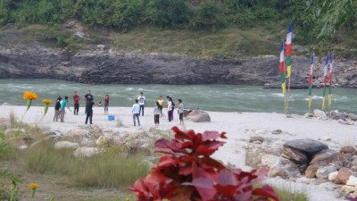 रमाइलो गर्ने स्थलको रोजाइमा राप्ती खोलाको किनार