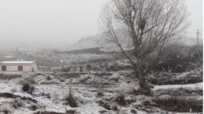 नेपालको पश्चिमी भूभागमा बिहानैदेखि हिउँदे वर्षा र हिमपात