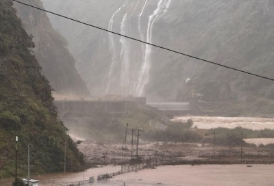 वर्षाले ४ वटा जलविद्युत आयोजना तथा ४ वटा प्रसारण लाइनमा क्षति