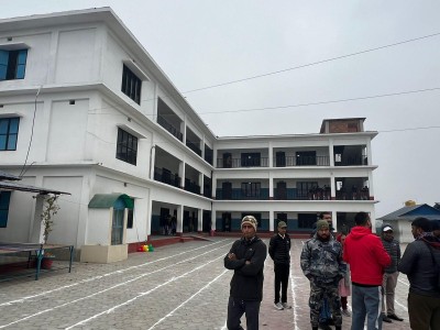 स्कुलमा बेलुन फुलाउन प्रयोग गरिएकोे हाइड्रोजन ग्यास विस्फोट हुँदा एक जना घाइते
