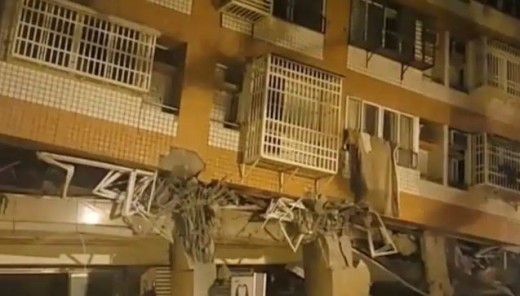 ताइवानमा ६.३ म्याग्निच्युडको भूकम्प जाँदा ताइपेईका थुप्रै भवनमा क्षति