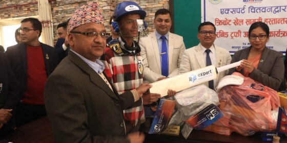 एक्सपर्ट एजुकेसनद्वारा मेयर्स कप खेल्ने १० विद्यालयलाई साढे ८ लाखको खेलसामग्री हस्तान्तरण