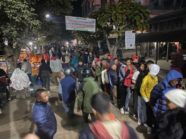 देवघाट स्नान गर्न भक्तजनको घुइँचो