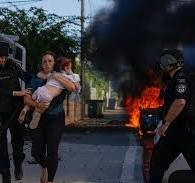 इजरायल गाजा युद्ध: हमासको शिविरमा इजरायली हवाई आक्रमणबाट ७० प्यालेस्टिनीको मृत्यु