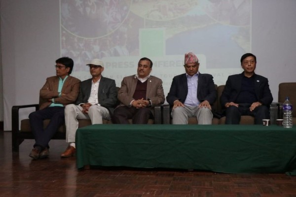 पुस ११ देखि चितवनमा हात्ती तथा पर्यटन महोत्सव