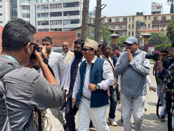 सर्वोच्चको अनधिकृत पत्रले रेशम चौधरी ५ घण्टा कारागारमा, पत्र लेख्ने अधिकृत पक्राउ