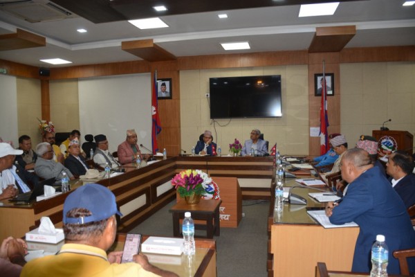 फेरि ब्युँतियो यातायातको सिन्डिकेट, राइड सेयरिङ कानुन फिर्ता लिन सरकार सहमत