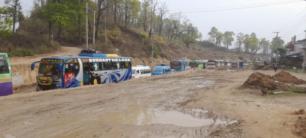 वर्षाका कारण दाउन्नेमा जाम