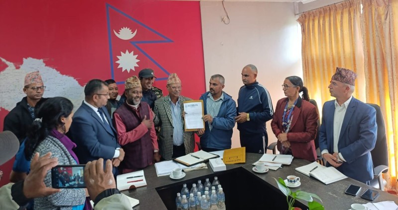 मह आयात रोक्न माग गर्दै कृषि मन्त्रीसमक्ष ज्ञापनपत्र