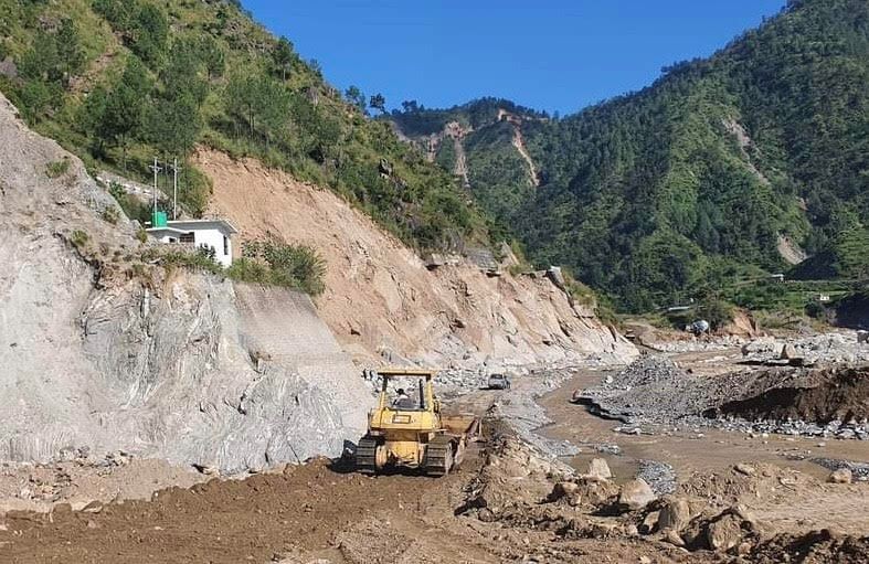 क्षतिग्रस्त विपी राजमार्ग : जाइकाको निर्णय कुर्दै डिभिजन सडक