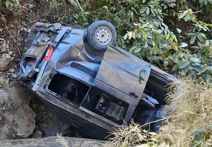 गोरखामा इभी माइक्रो दुर्घटना : यी हुन् मृतक र घाइते