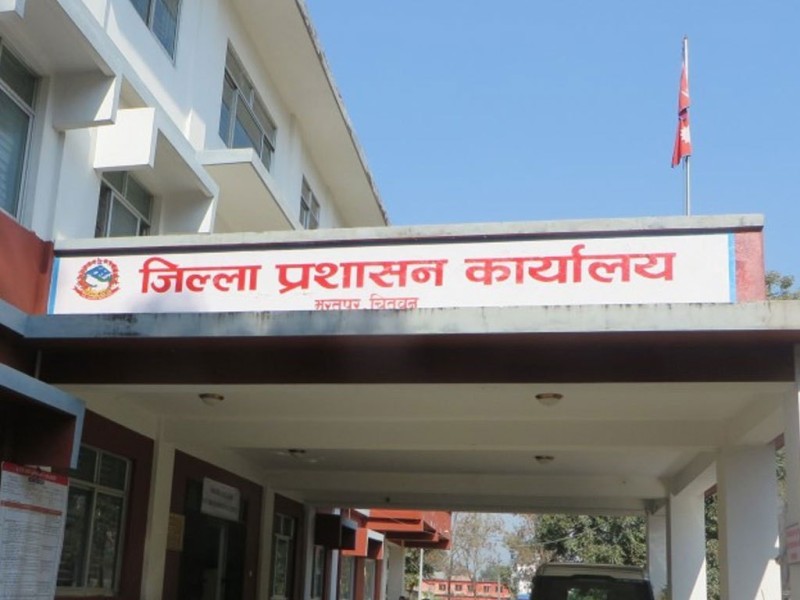  पुलचोकको रेस्टुरेन्टमा खाजा खाएका ७ जना बिरामी भएपछि प्रशासनले लगायाे ताला 
