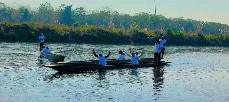 चितवन हात्ती महोत्सवअन्तर्गतको डुंगा दौडमा खैरहनी नगरपालिका उत्कृष्ट