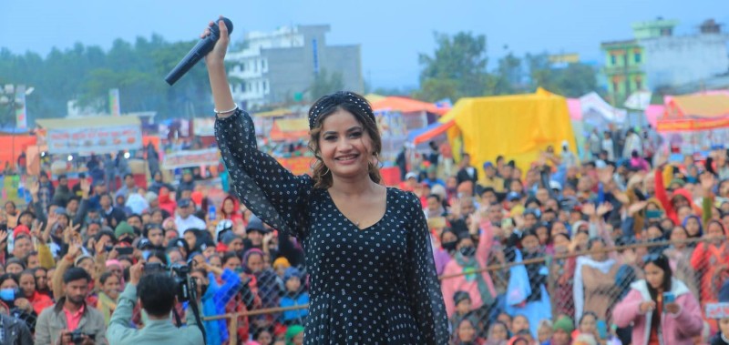 गायिका एलिना चौहानले पर्वत घटनाप्रति आत्मालोचना गरिन्, के थियो घटना ?