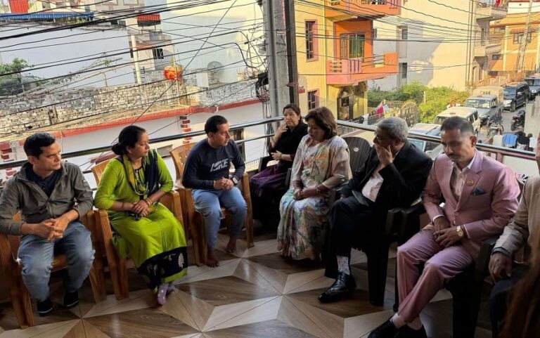 प्रकृतिका बुबाआमालाई परराष्ट्र र गृहमन्त्रीले भेटे,  न्याय दिलाउने प्रतिबद्धता