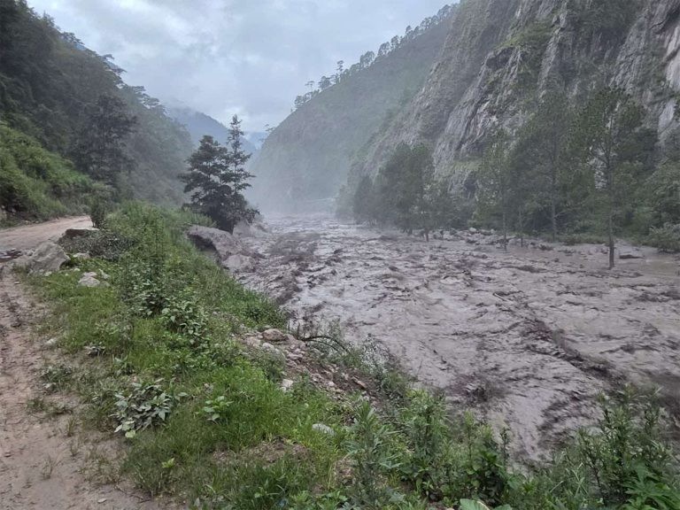 रसुवामा बाढीमा परेर मृत्यु भएकाहरूको परिवारलाई २ लाख दिने सरकारको निर्णय