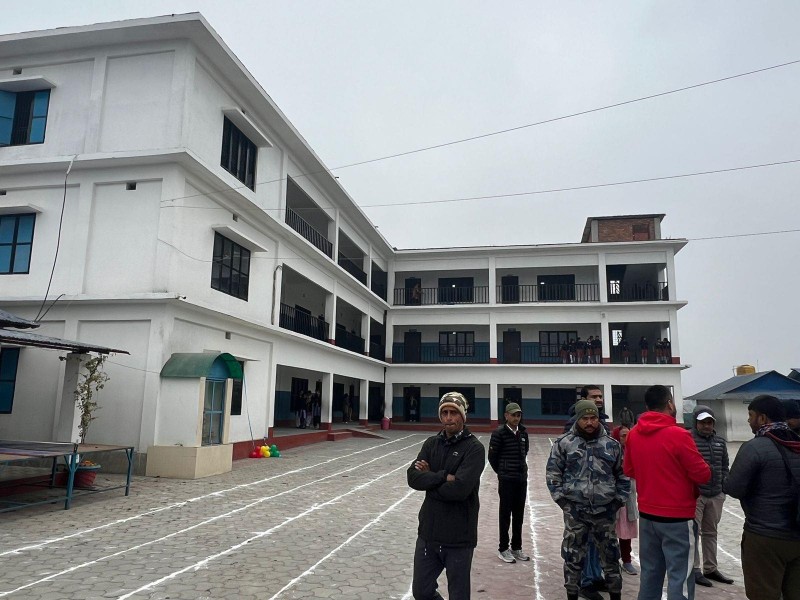 स्कुलमा बेलुन फुलाउन प्रयोग गरिएकोे हाइड्रोजन ग्यास विस्फोट हुँदा एक जना  घाइते