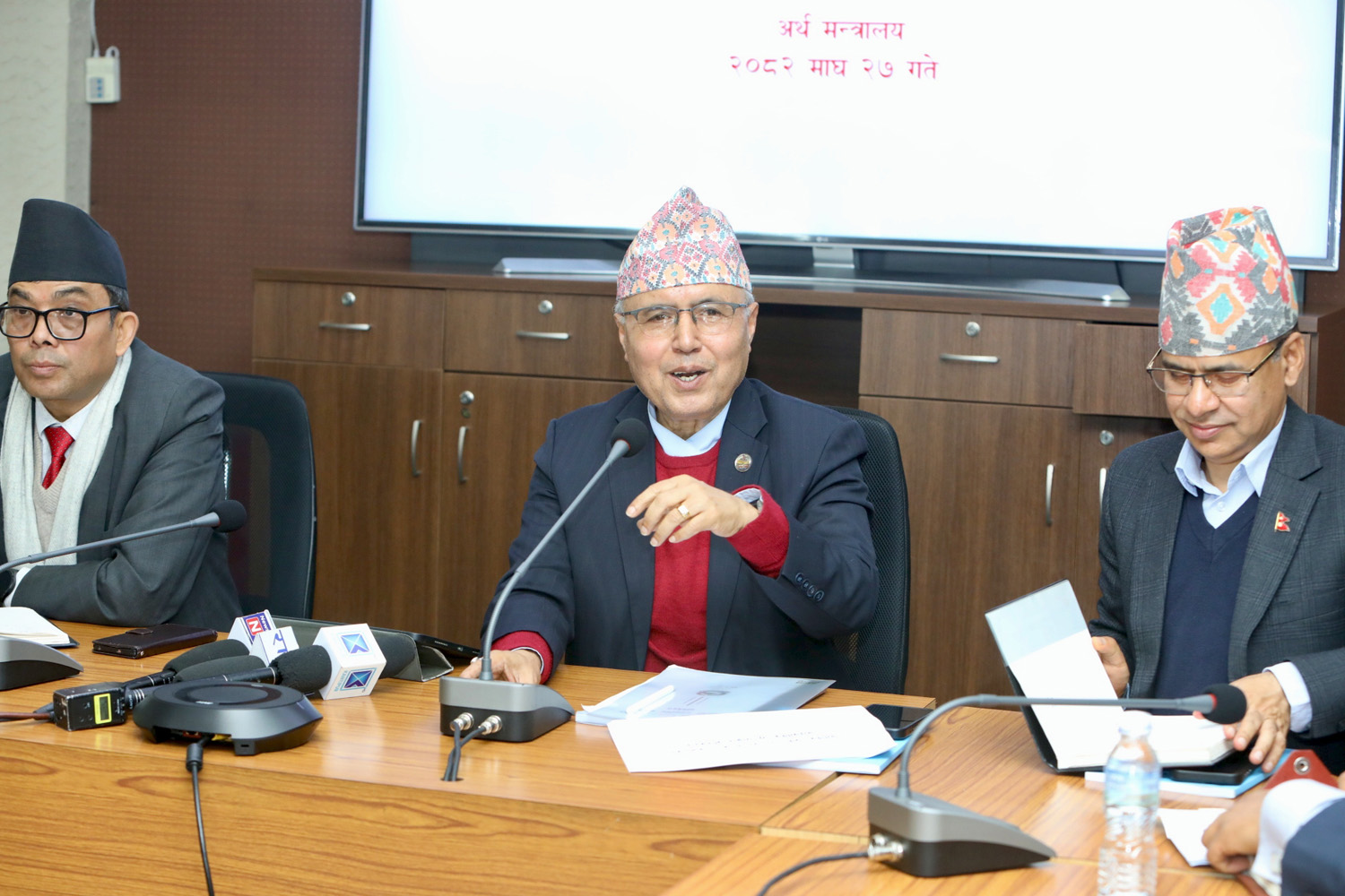 बजेट अर्धवार्षिक समीक्षाः प्रदेशको खर्च १४ प्रतिशतमा खुम्चियो