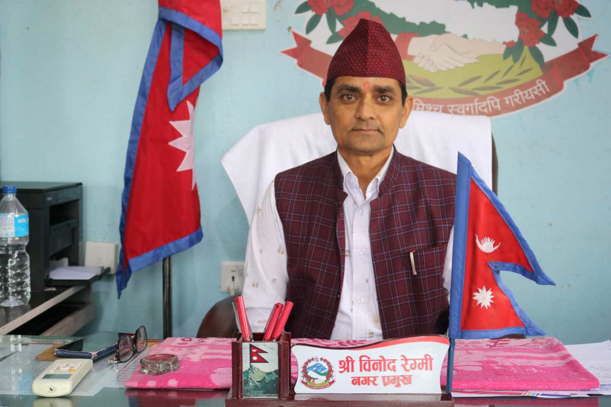 कालिका नगर प्रमुख रेग्मी भन्छन्- २ वर्षीय छोरो च्यापेर धानबारीमा लुकेर बचेँ 