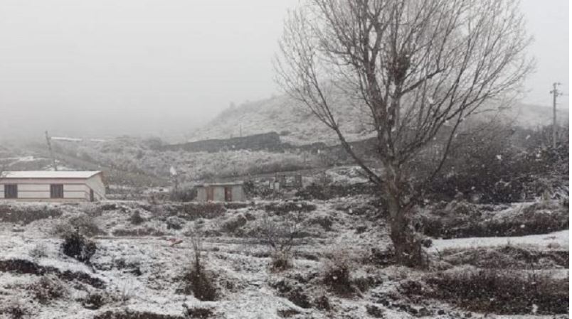 नेपालको पश्चिमी भूभागमा बिहानैदेखि हिउँदे वर्षा र हिमपात