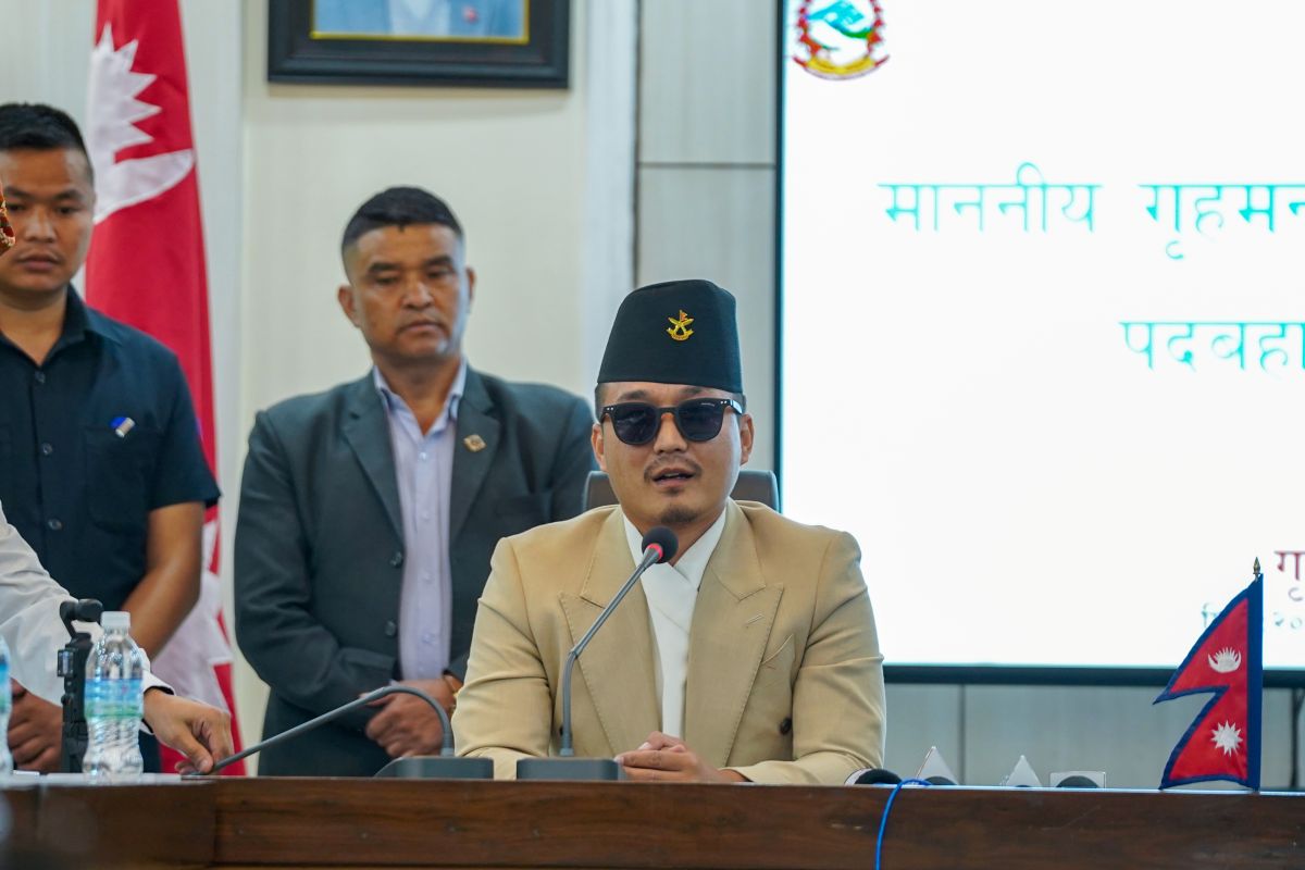 दरबार हत्याकान्डको छानबिन अघि बढाउने गृहमन्त्री गुरुङको निर्णय